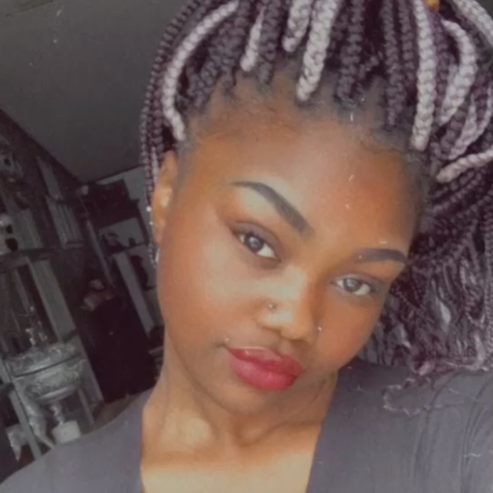 Meet your Posher, Ljavia